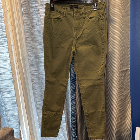 Banana Republic-Olive Skinny Leg Jeans Size 6 - Picture 3 of 15